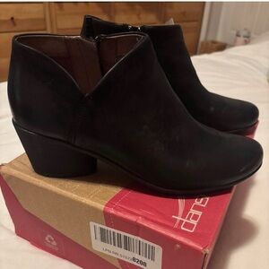 Dansko Black Raina Burnished Nubuck booties Size 39